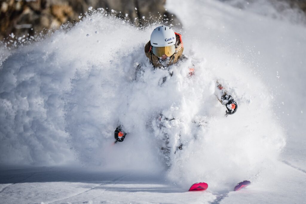Lahnsteiner beim Skifahren, verschneite Sicht